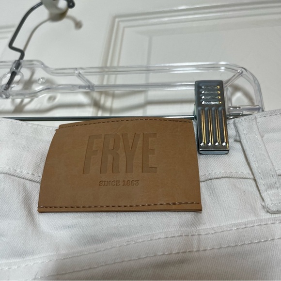 Frye White Cropped Ankle Jeans Relaxed Fit Size 12 - Picture 3 of 10
